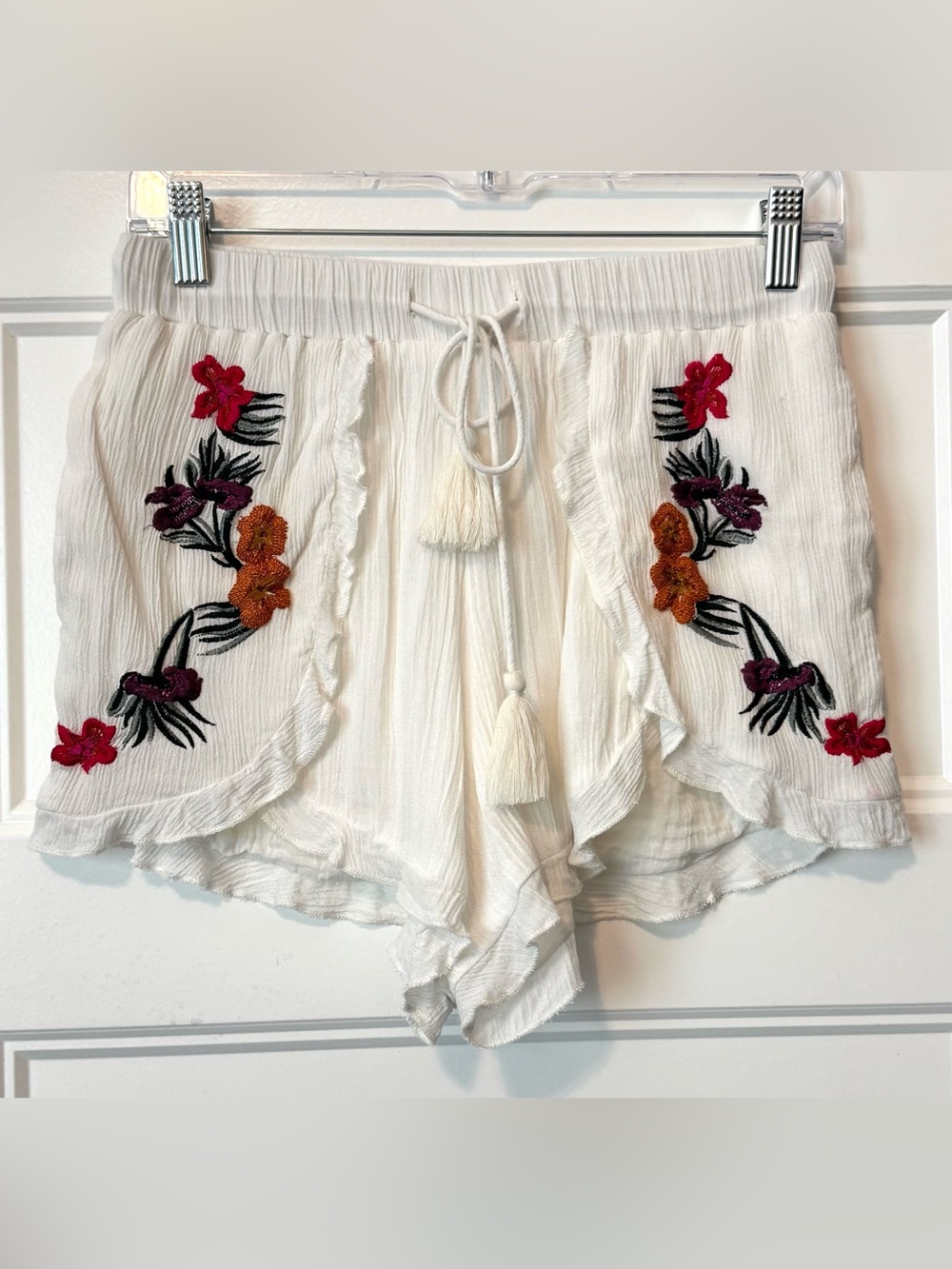Lovers + Friends White Embroidered Ruffle Wrap Shorts Boho Tassel Cotton Small